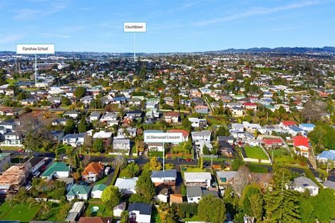 Photo of property in 15 Sherwood Avenue, Te Atatu South, Auckland, 0610