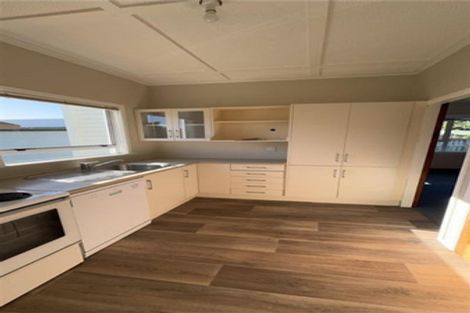 Photo of property in 5 Maratahu Street, Westown, New Plymouth, 4310