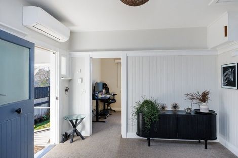 Photo of property in 2 Ngahina Street, Marton, 4710