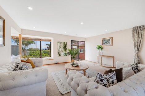 Photo of property in 6 Dorrington Place, Eastern Beach, Auckland, 2012
