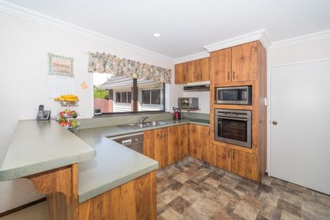 Photo of property in 21 Akaroa Avenue, Awapuni, Palmerston North, 4412