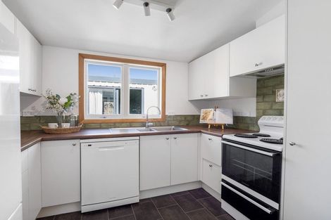 Photo of property in 10 Saint James Street, Southbridge, 7602