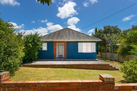 Photo of property in 54 Wainui Avenue, Point Chevalier, Auckland, 1022