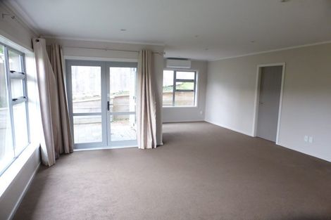 Photo of property in 87 Taylor Terrace, Tawa, Wellington, 5028
