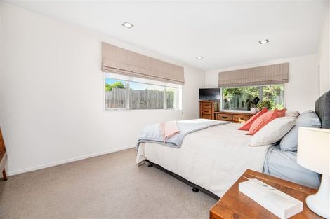 Photo of property in 127 Rangeview Road, Sunnyvale, Auckland, 0612