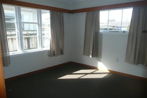 Photo of property in 6 Woodleigh Street, Frankleigh Park, New Plymouth, 4310