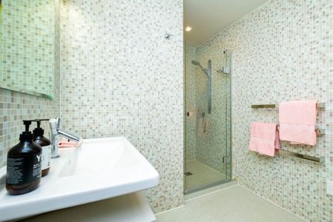 Photo of property in 2/5 Tanner Street, Havelock North, 4130