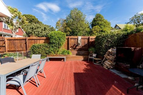 Photo of property in 24 Bangor Terrace, Kew, Dunedin, 9012