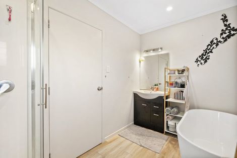 Photo of property in 102 Old Onerahi Road, Onerahi, Whangarei, 0110