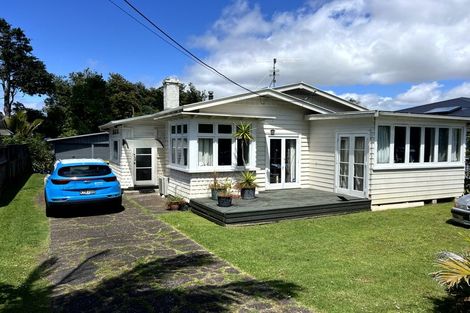 Photo of property in 17 Challinor Crescent, Mount Albert, Auckland, 1025