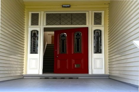 Photo of property in 21 Cambridge Terrace, Devonport, Auckland, 0624