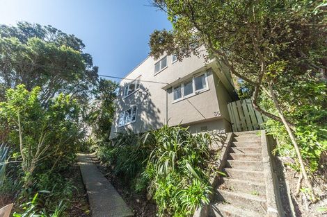 Photo of property in 35 Beacon Hill Road, Strathmore Park, Wellington, 6022