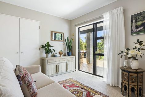 Photo of property in 2/22 Zion Road, Birkenhead, Auckland, 0626