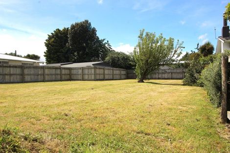 Photo of property in 17 Bowen Street, Woodville, 4920
