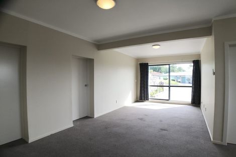 Photo of property in 67 Lincoln Park Avenue, Massey, Auckland, 0614