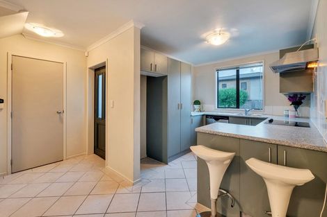 Photo of property in 11 Barnea Circle, Glen Eden, Auckland, 0602