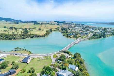 Photo of property in 5 Rangitahi Road, Raglan, 3225