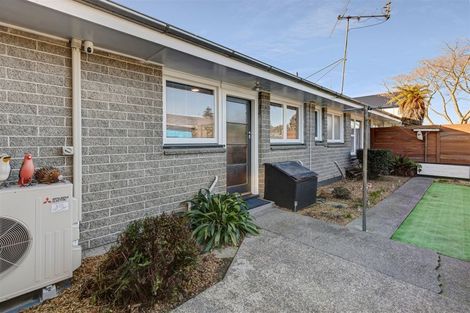 Photo of property in 2/7 Curletts Road, Sockburn, Christchurch, 8042