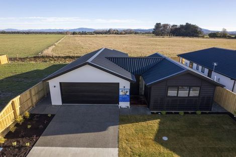 Photo of property in 39 Mehrtens Crescent, Woodend, 7691