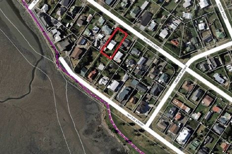 Photo of property in 14 Shortt Street, Foxton Beach, Foxton, 4815