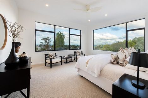 Photo of property in 18a Eastcliffe Road, Castor Bay, Auckland, 0620