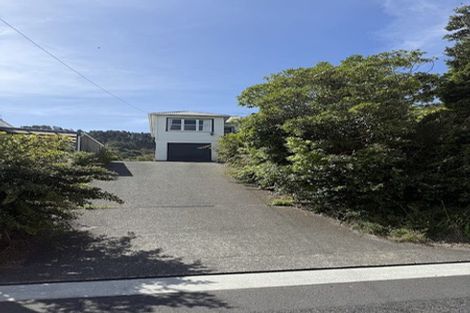 Photo of property in 10 Olivia Crescent, Tawa, Wellington, 5028