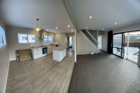 Photo of property in 2/40 Mirrabooka Avenue, Botany Downs, Auckland, 2010