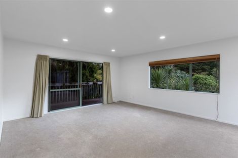 Photo of property in 1/51 Pupuke Road, Birkenhead, Auckland, 0627