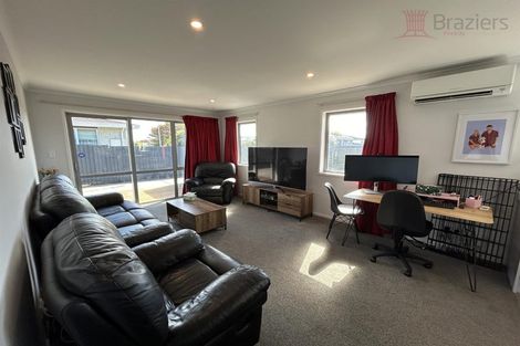 Photo of property in 3 Tamarisk Place, Parklands, Christchurch, 8083