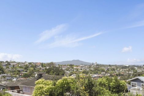 Photo of property in 1/125 Forrest Hill Road, Forrest Hill, Auckland, 0620