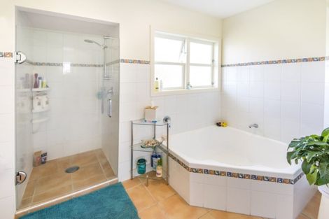 Photo of property in 14 Maleme Avenue, Belmont, Auckland, 0622