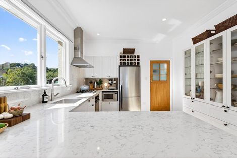 Photo of property in 22 Hunters Hill, Havelock North, 4130