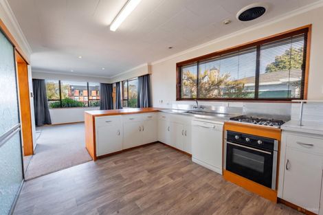 Photo of property in 12 Timaru Road, Waimate, 7924