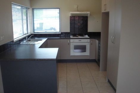 Photo of property in 61 De Havilland Drive, Goodwood Heights, Auckland, 2105