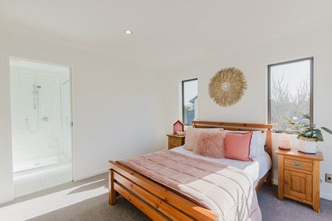 Photo of property in 42 Waterstone Avenue, Paraparaumu, 5032