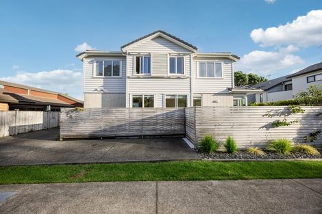Photo of property in 28a Inverness Road, Browns Bay, Auckland, 0630