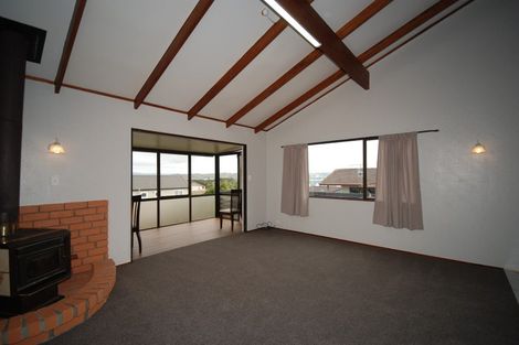 Photo of property in 7 Kanohi Terrace, Mangere Bridge, Auckland, 2022