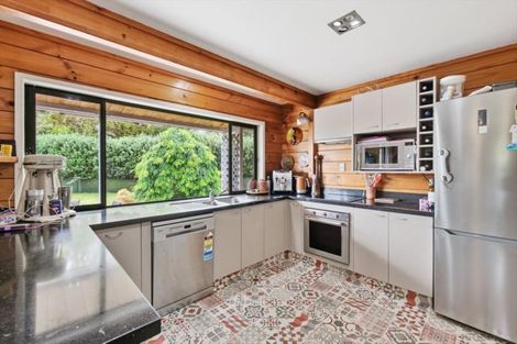 Photo of property in 63 Kayelene Place, Omokoroa, 3114