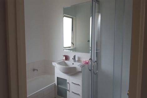 Photo of property in 11 Earnslaw Crescent, Clover Park, Auckland, 2019