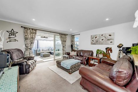 Photo of property in 21 Shillingford Boulevard, Rolleston, 7615