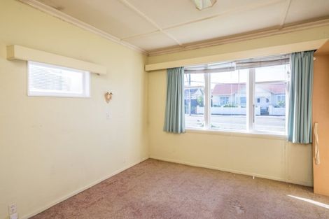 Photo of property in 204 Coutts Street, Rongotai, Wellington, 6022