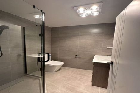 Photo of property in 6d Glennandrew Drive, Half Moon Bay, Auckland, 2012