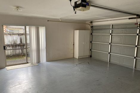 Photo of property in 39 Delmont Close, East Tamaki Heights, Auckland, 2016