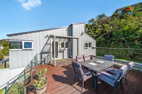 Photo of property in 2 Taka Grove, Normandale, Lower Hutt, 5010