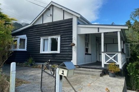 Photo of property in 1 Burke Street, Te Aroha, 3320