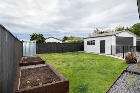 Photo of property in 17 Lipscombe Crescent, Havelock North, 4130