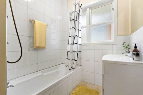 Photo of property in 35 James Laurie Street, Henderson, Auckland, 0612