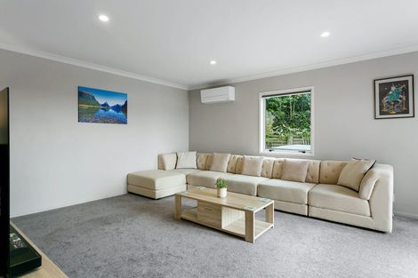 Photo of property in 33 Shera Street, Acacia Bay, Taupo, 3330