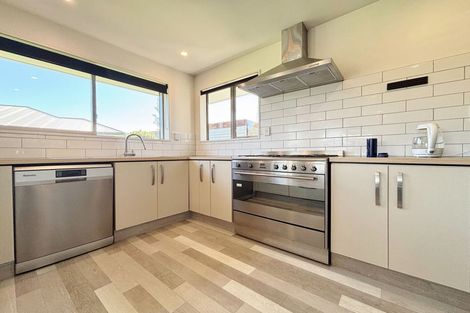 Photo of property in 37 Shadbolt Lane, Rolleston, 7614