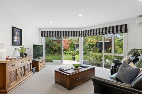 Photo of property in 20 Derenzy Place, Avonhead, Christchurch, 8042